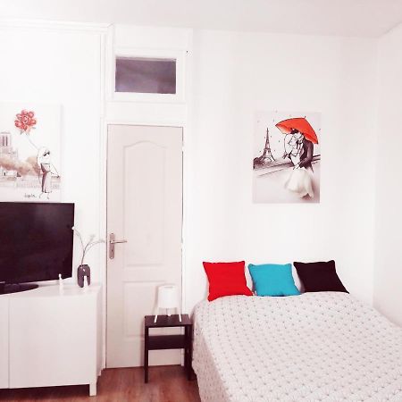 Studio Situe Dans Un Quartier Calme Et Residentiel A Montrouge A Seulement 2 Minutes Du Metro Exterior photo